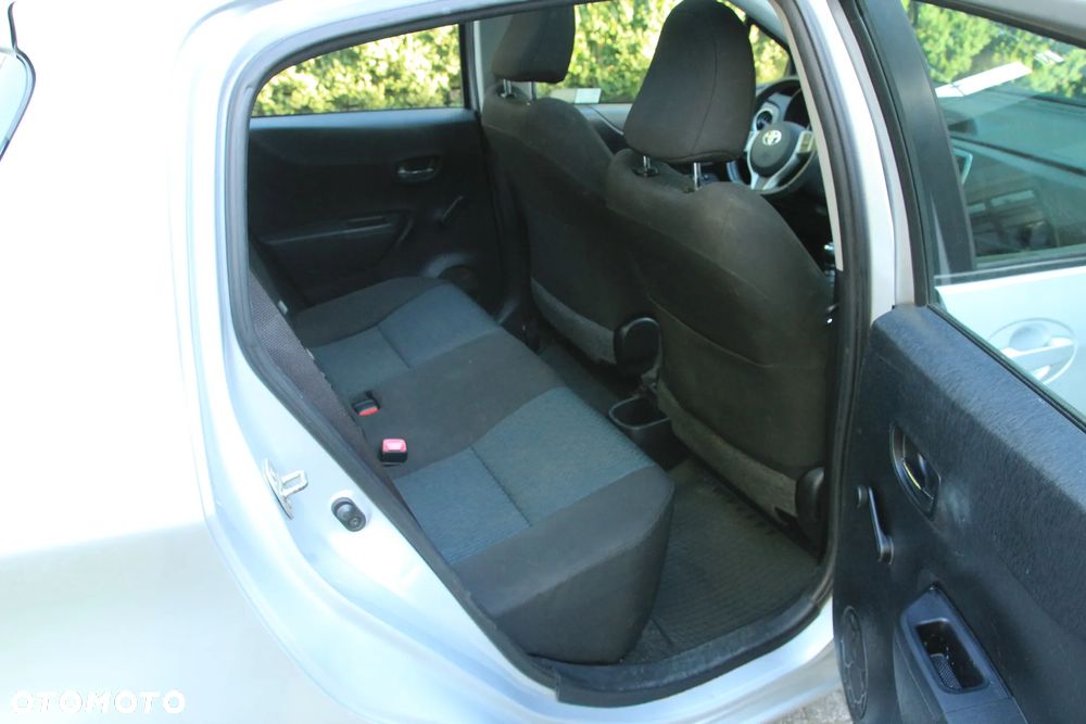 Toyota Yaris 1.33 Sol - 13