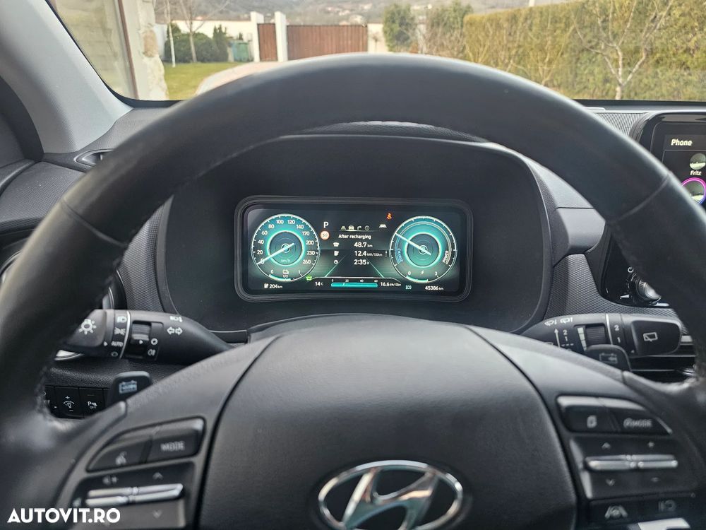 Hyundai KONA - 6