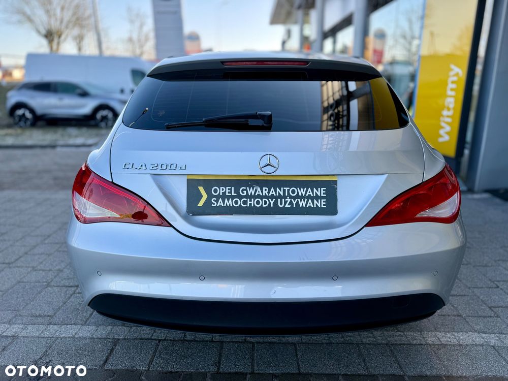 Mercedes-Benz CLA 200 d 7G-DCT Urban - 5