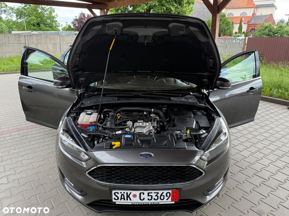 Ford Focus 1.0 EcoBoost Titanium - 24