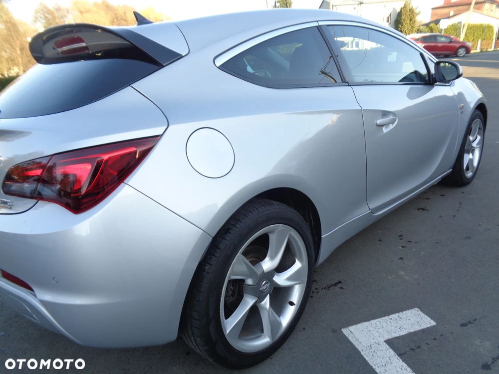 Opel Astra GTC 1.4 Turbo - 12
