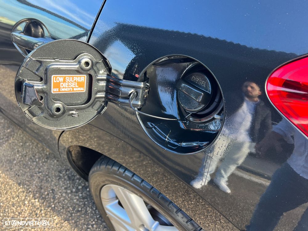 Toyota Auris 1.4 D-4D Exclusive +P.Sport+VSC - 18