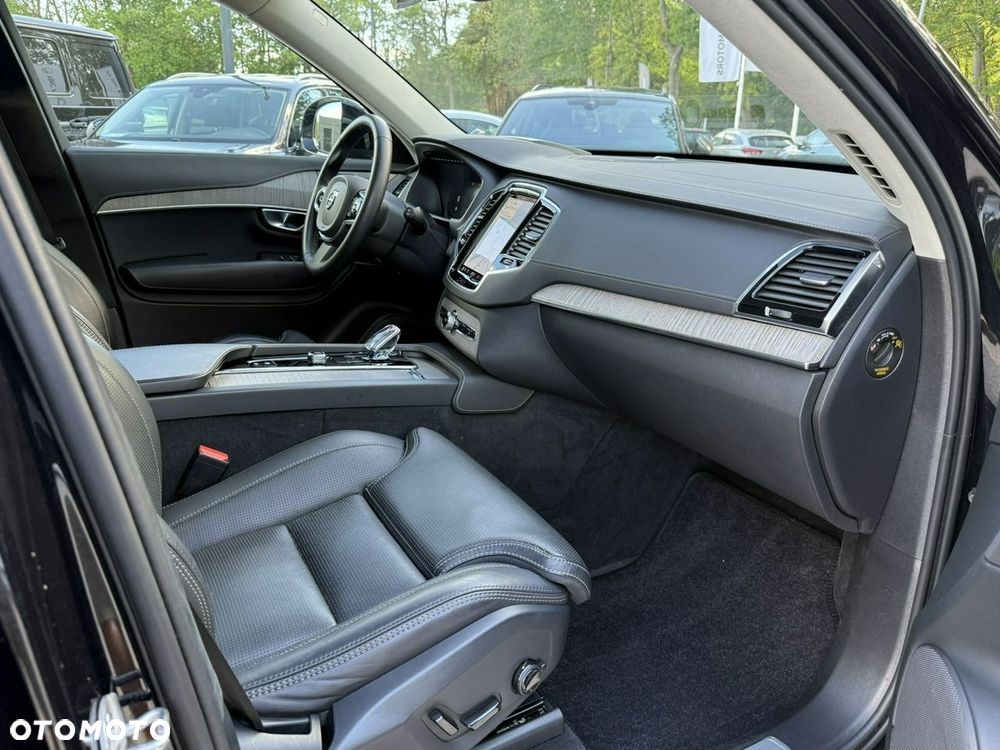 Volvo XC 90 - 25