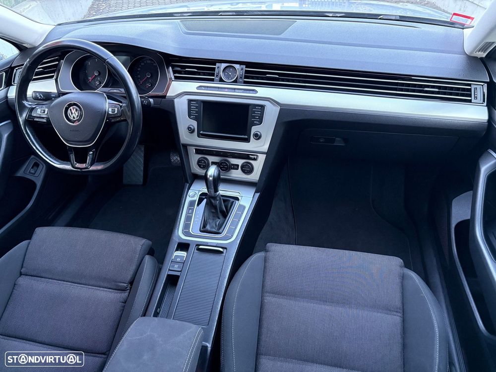 VW Passat 2.0 TDI Confortline DSG - 29