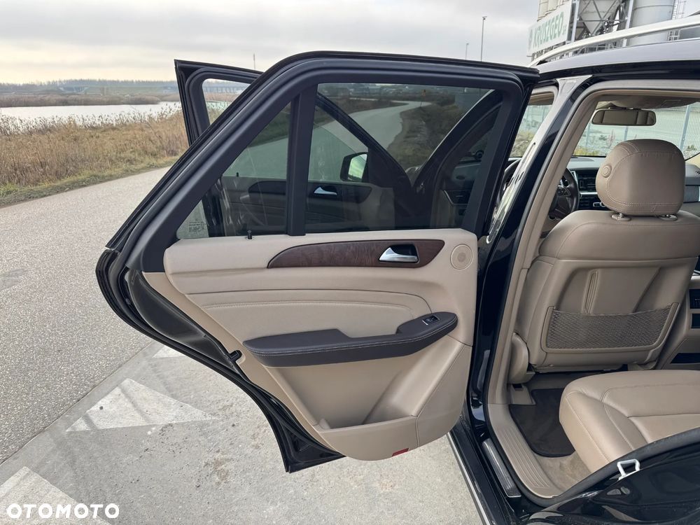 Mercedes-Benz ML - 11