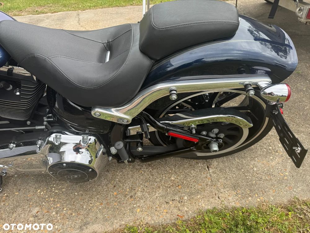 Harley-Davidson FXSB Breakout - 24