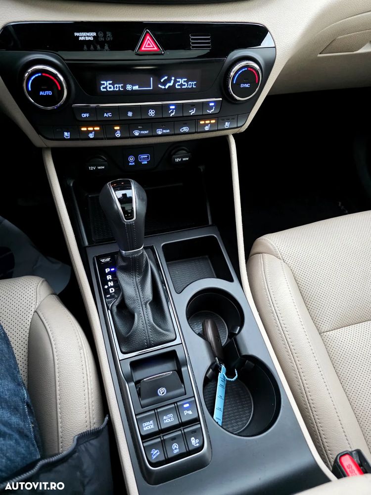 Hyundai Tucson blue 1.7 CRDi 2WD DCT Premium - 27