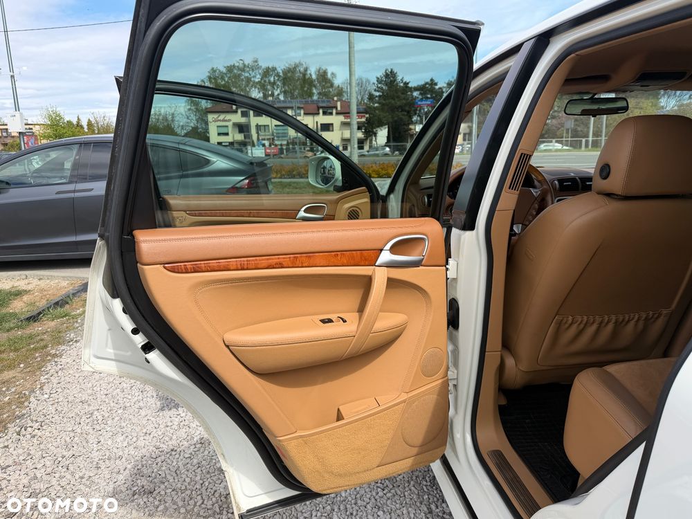 Porsche Cayenne Tiptronic S - 16