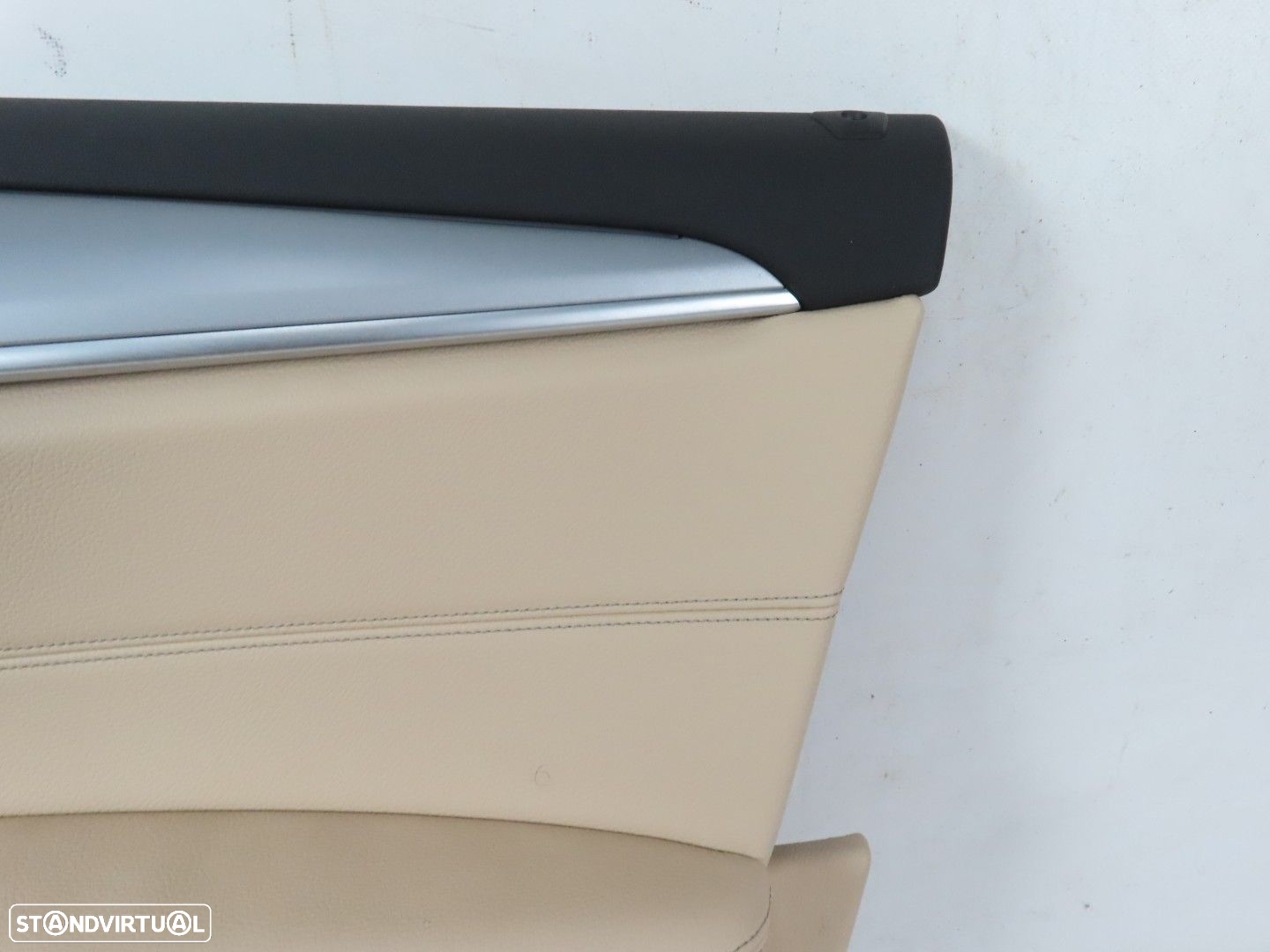Forra da Porta em Pele Direito/Frente Seminovo/ Original BMW 5 (G30, F90)/BMW 5... - 2