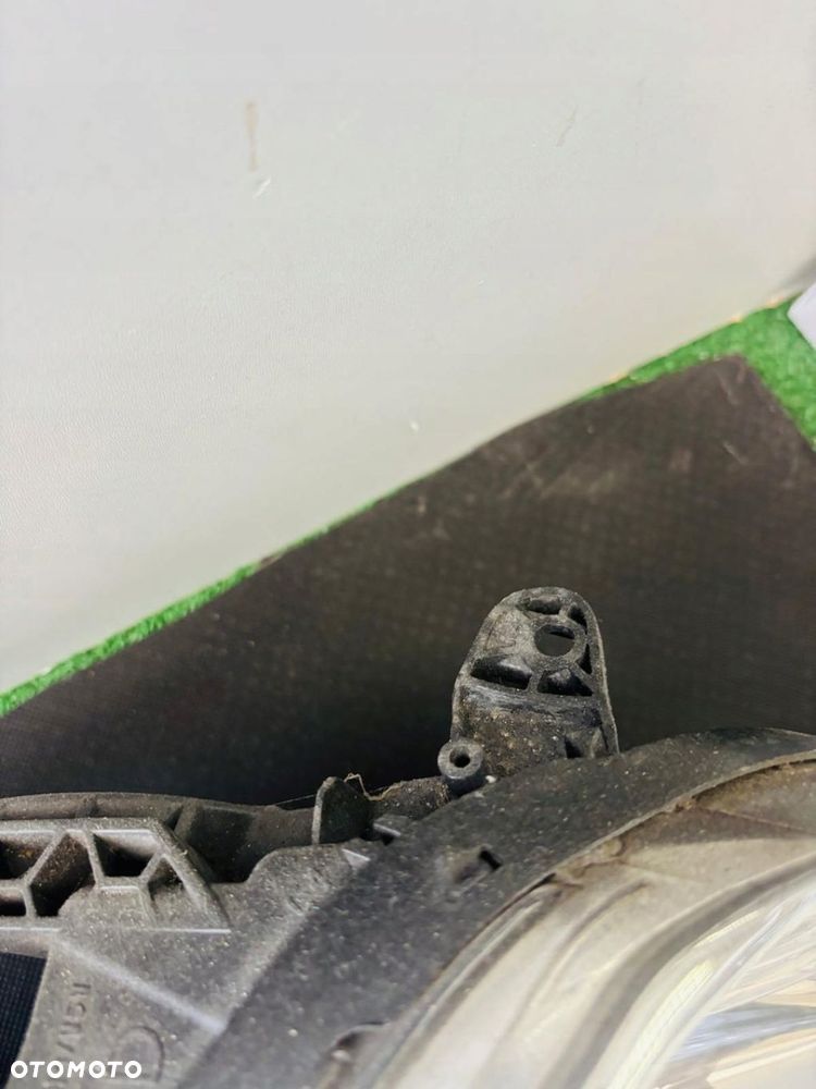 LAMPA PRAWA REFLERTOR PRAWY CITROEN C5 III ZWYKŁA HALOGENOWA  LED DZIENNY - 6