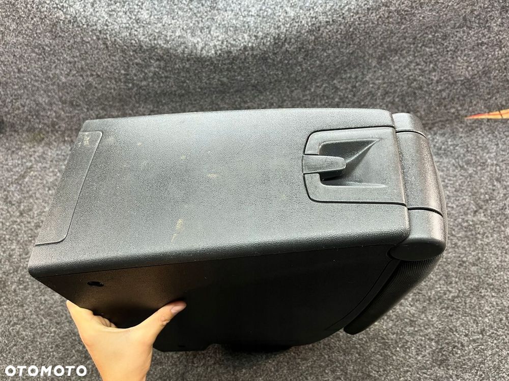 renault scenic III podłokietnik 8-127-320 - 9