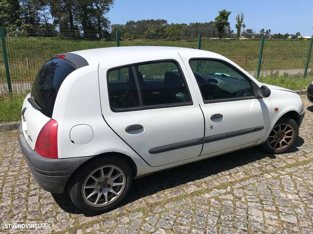 Renault Clio 1.2 5P 1999 - Para Peças - 8
