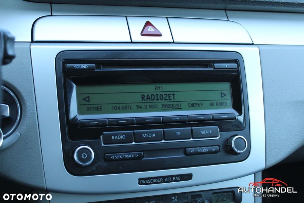 Volkswagen Passat - 11