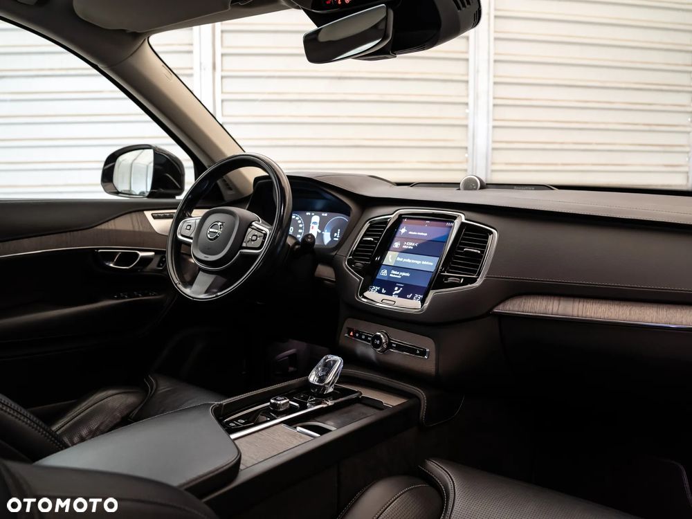 Volvo XC 90 T8 AWD Plug-In Hybrid Inscription 7os - 22