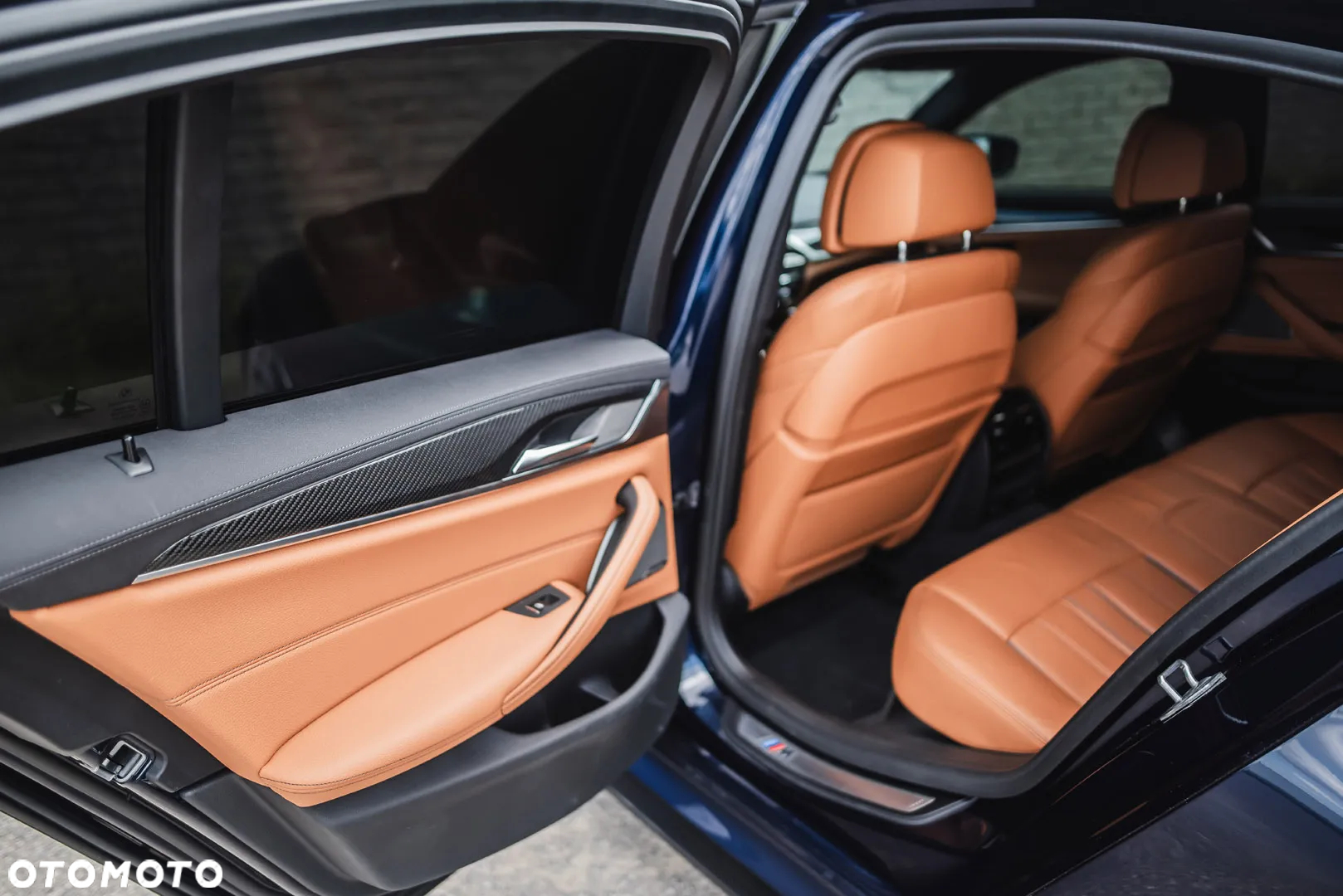 BMW Seria 5 M550i xDrive sport - 27