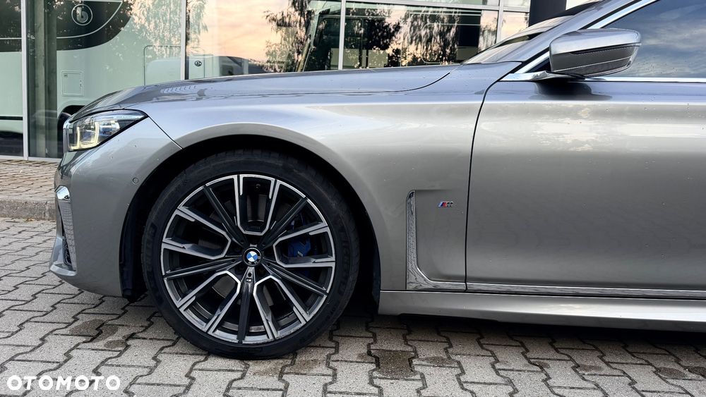 BMW Seria 7 - 12