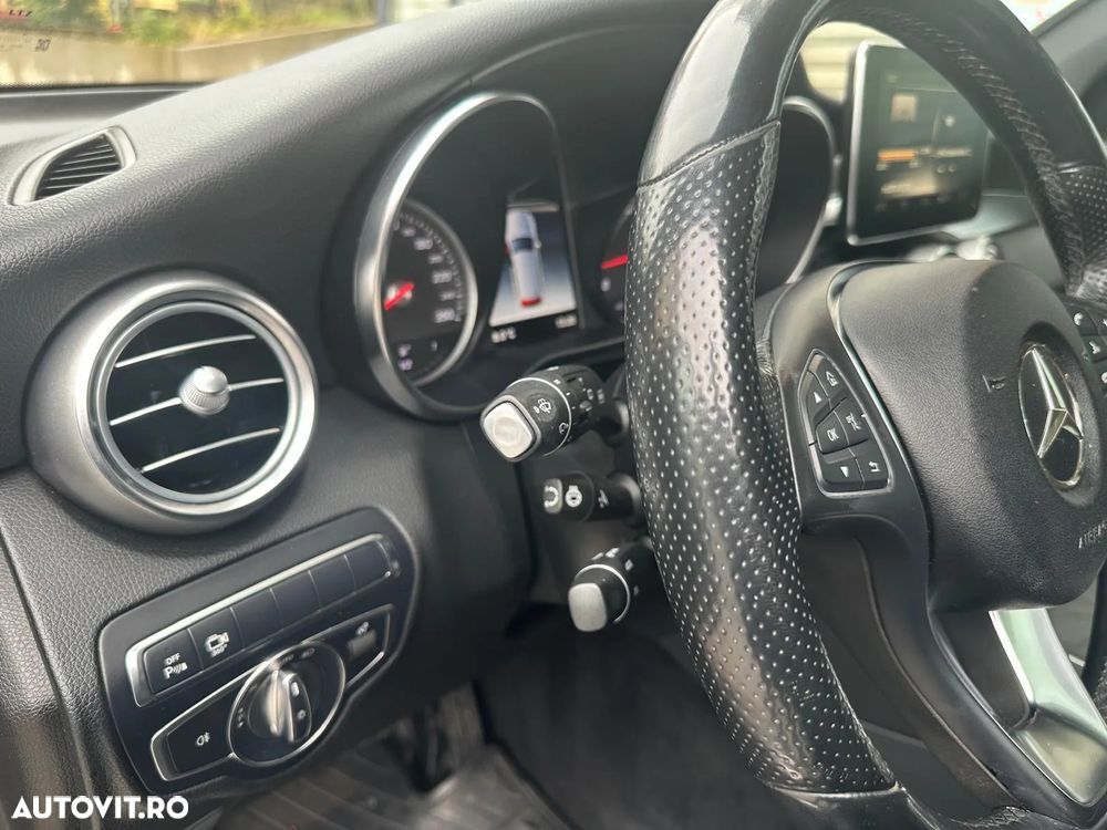 Mercedes-Benz GLC 300 4MATIC - 16