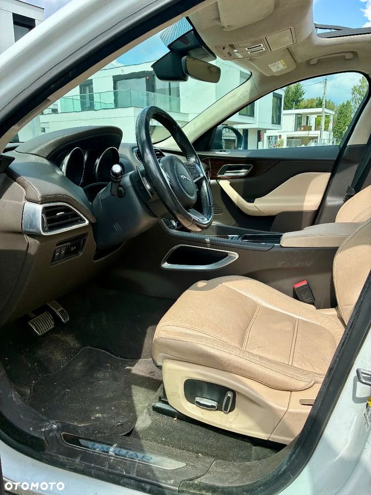 Jaguar F-Pace 2.0 i4D AWD Prestige - 4