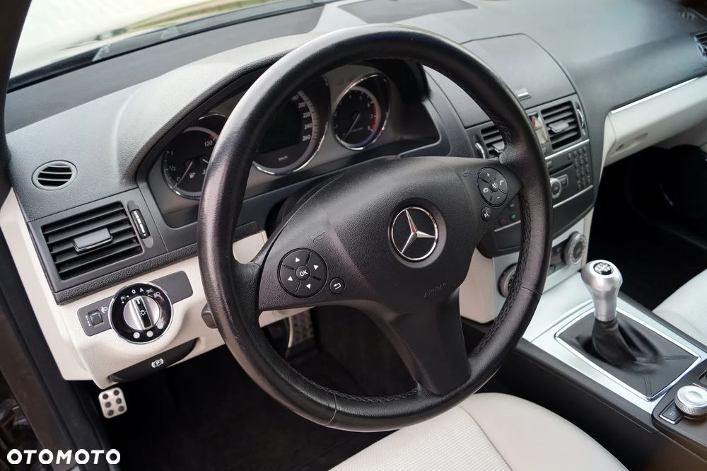 Mercedes-Benz Klasa C 200 Kompressor Avantgarde - 25
