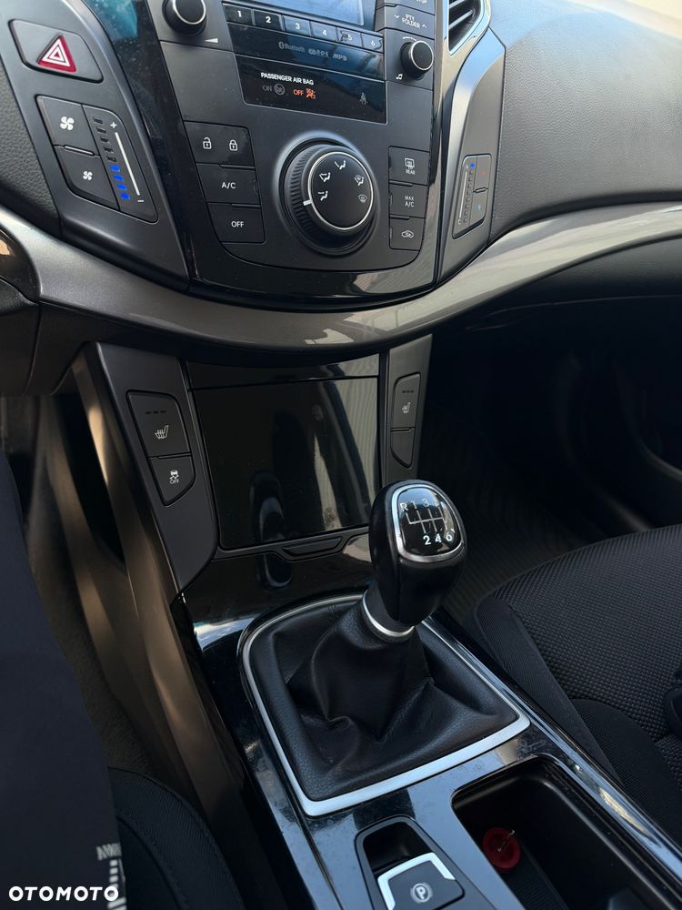 Hyundai i40 Kombi blue 1.7 CRDi Style - 17