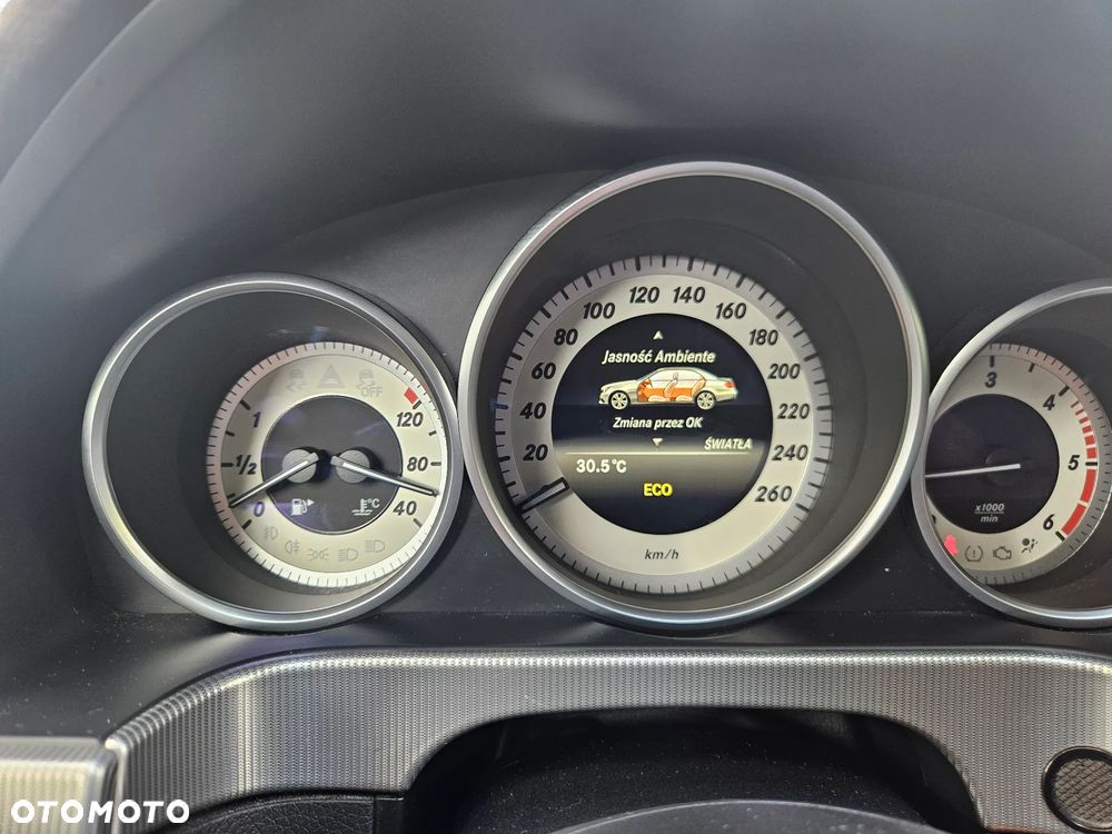 Mercedes-Benz Klasa E 220 BlueTEC Avantgarde - 32