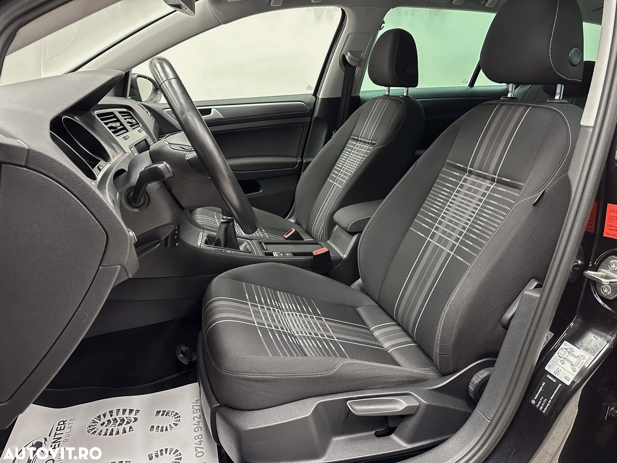 Volkswagen Golf 1.6 TDI BlueMotion Technology Lounge - 7