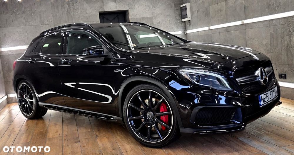 Mercedes-Benz GLA - 12