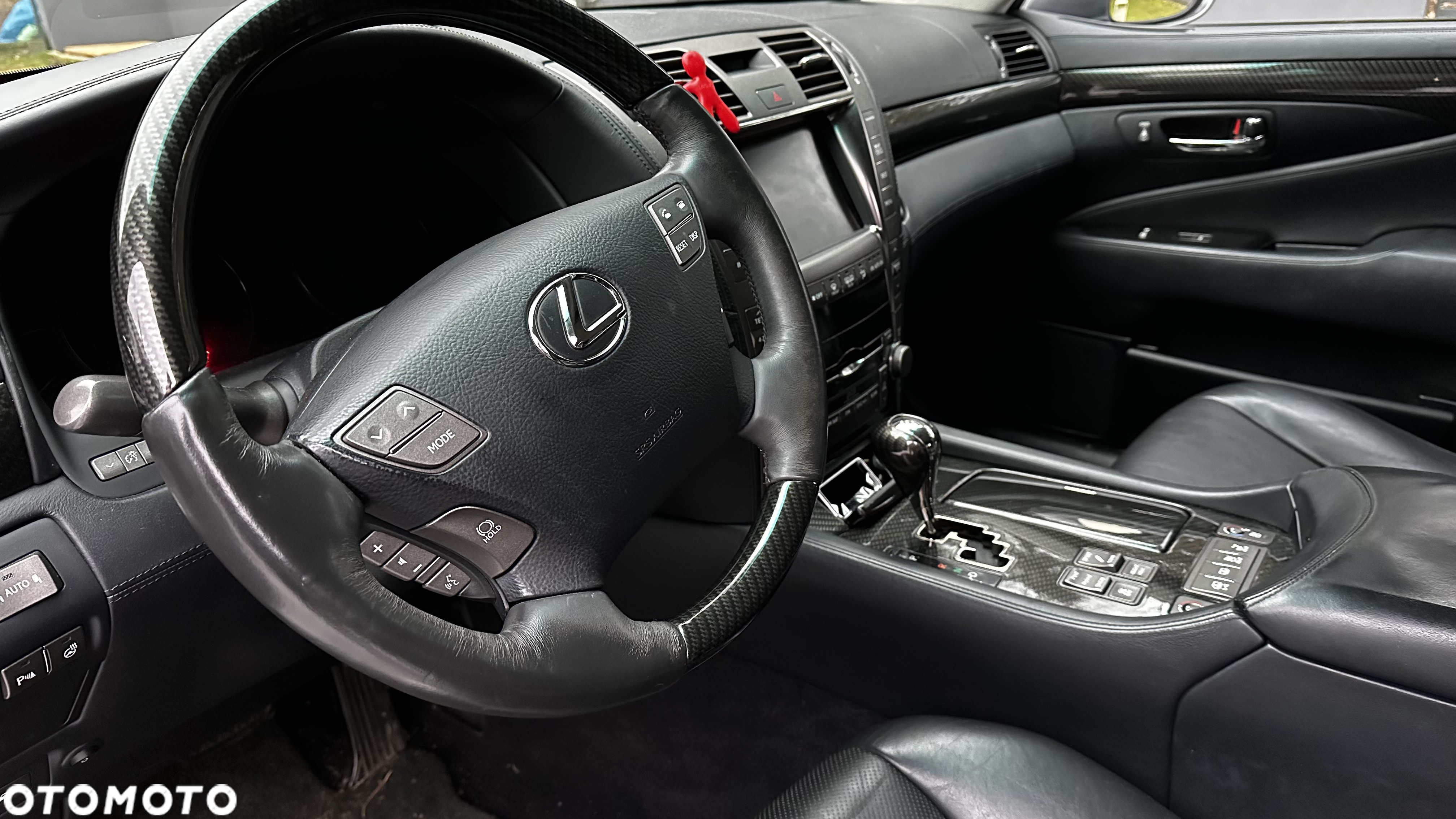 Lexus LS 600h L - 4