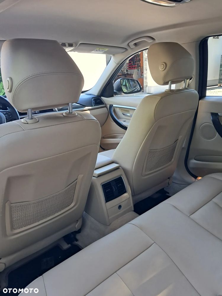 BMW Seria 3 320d Efficient Dynamics Luxury Line Purity - 23