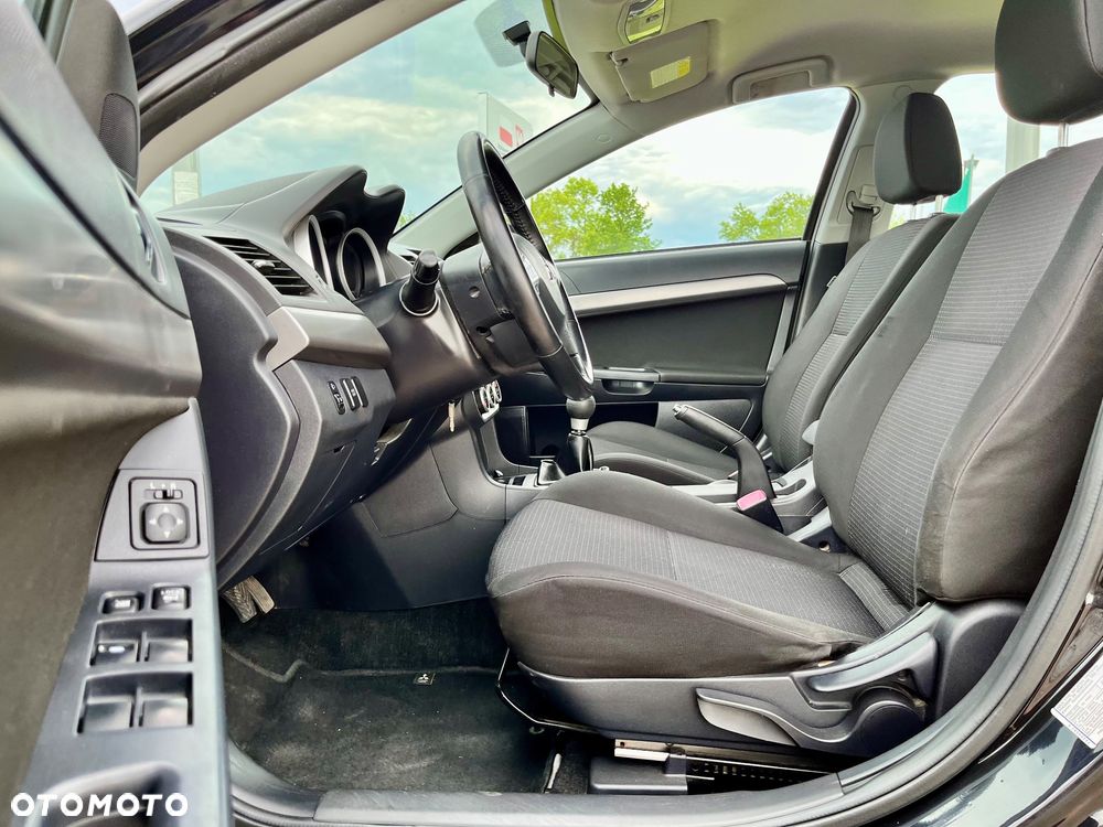 Mitsubishi Lancer 1.8 Intense - 19