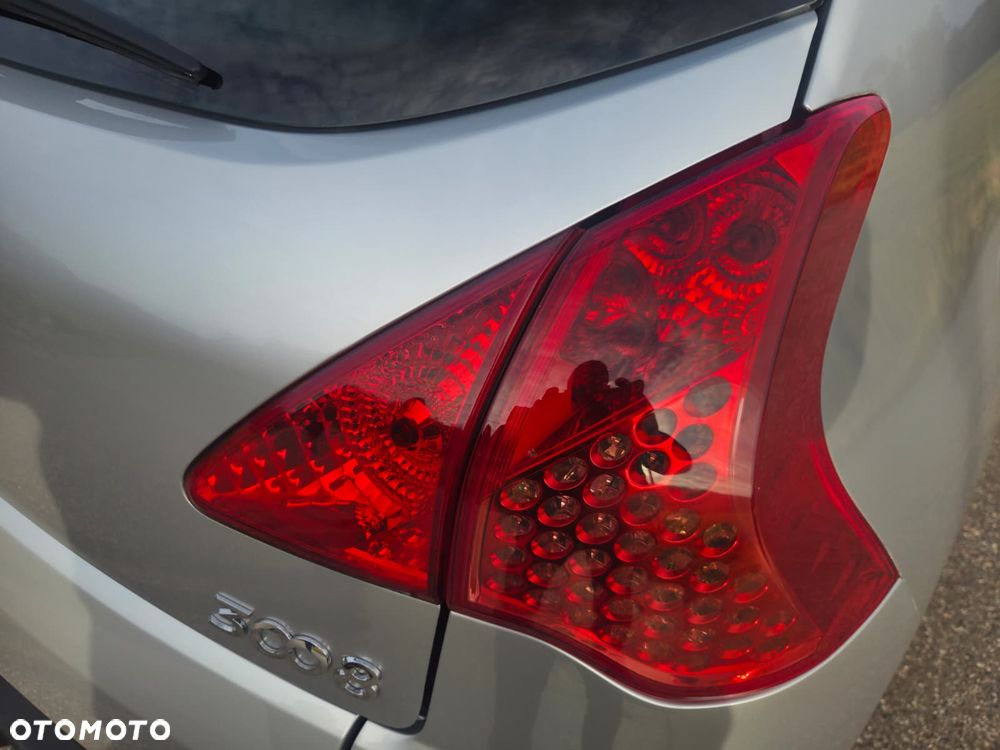 Peugeot 3008 1.6 HDi Premium - 24