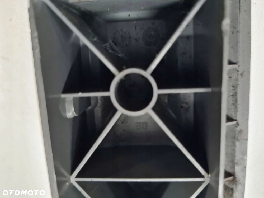 VW T5 MULTIVAN osłona zaślepka maskownica szyny 7H5883868 - 4
