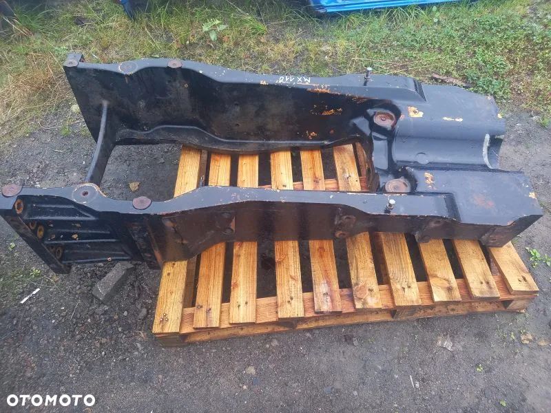 Rama wspornik przedniej osi silnika Case MX110 McCormick MTX - 4