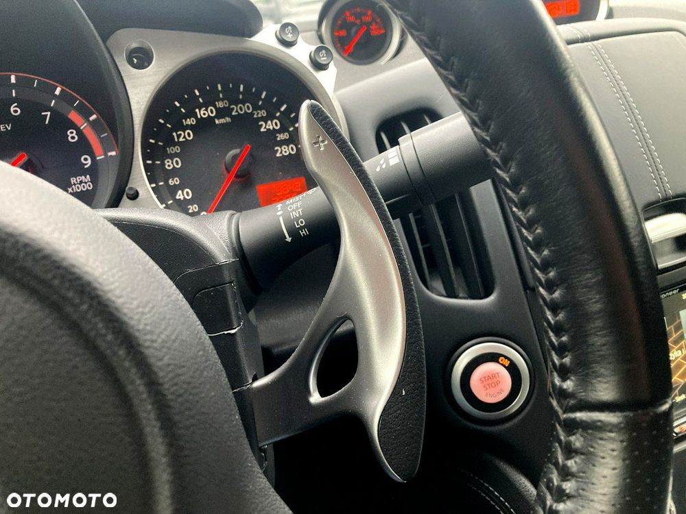 Nissan 370 Z - 26