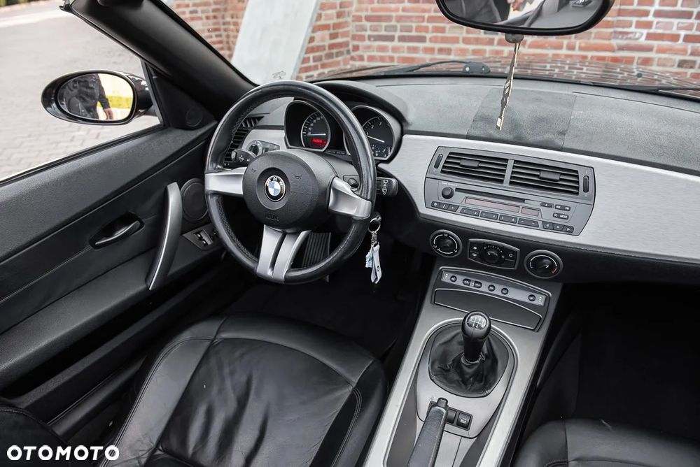 BMW Z4 2.2i - 24
