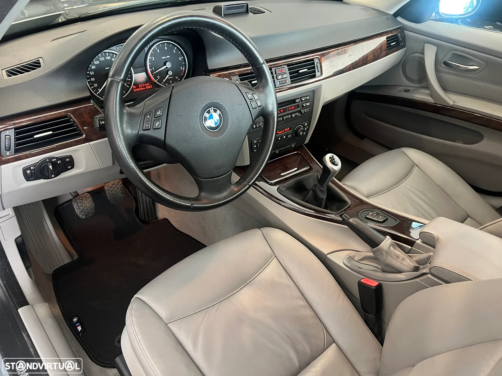 BMW 330 i - 11