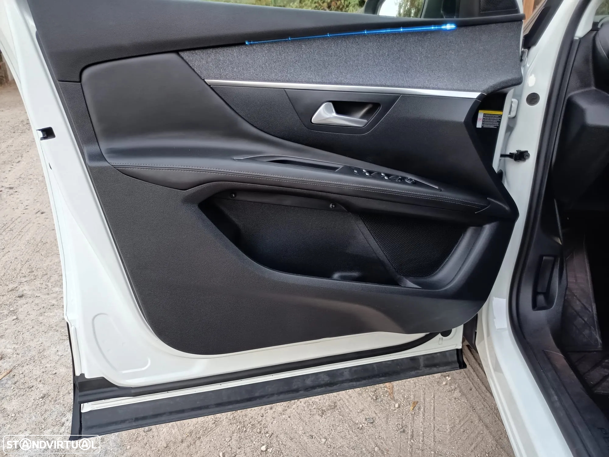 Peugeot 3008 1.6 BlueHDi Allure EAT6 J18 - 16