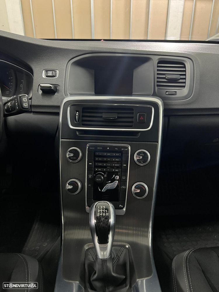Volvo V60 2.0 D4 Summum Eco - 24