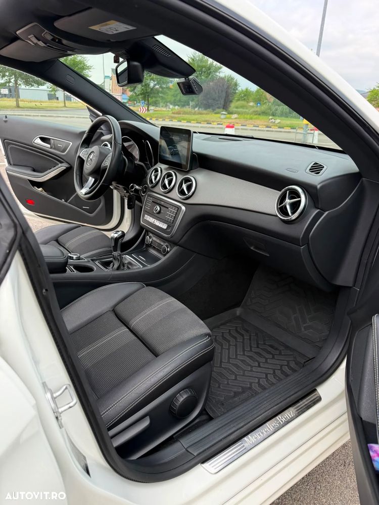 Mercedes-Benz CLA 180 - 4