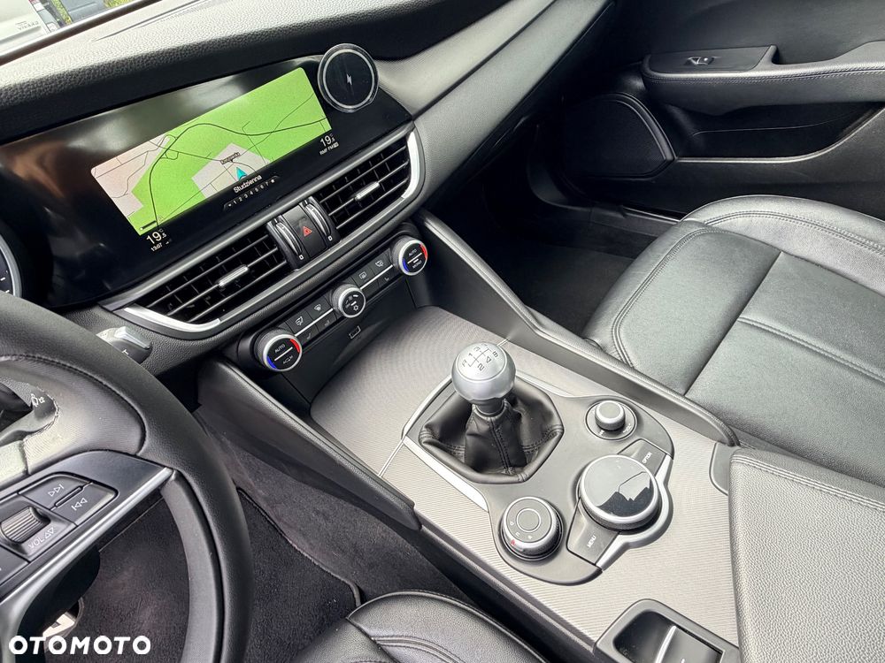 Alfa Romeo Giulia - 17