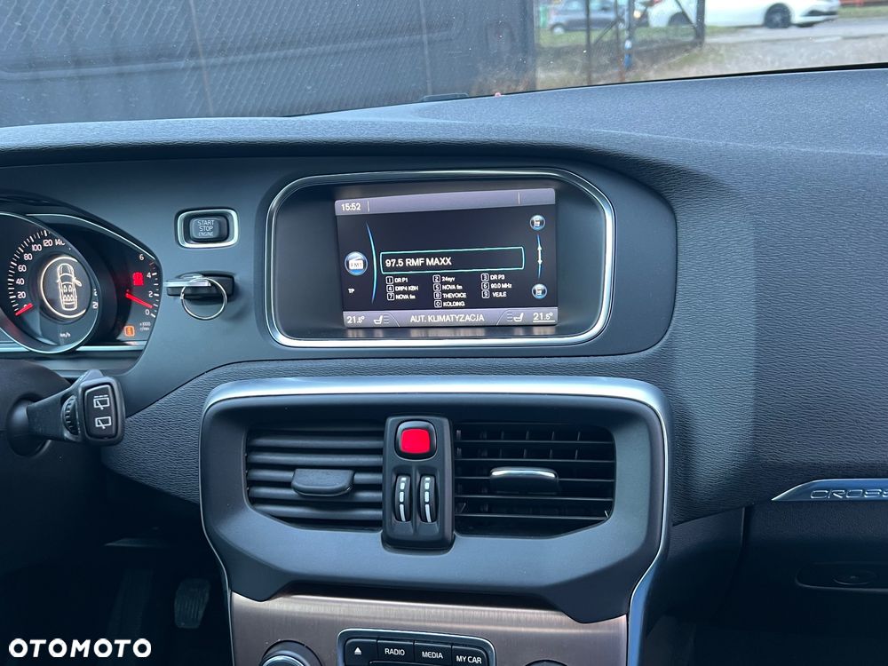 Volvo V40 Cross Country D2 Momentum - 13