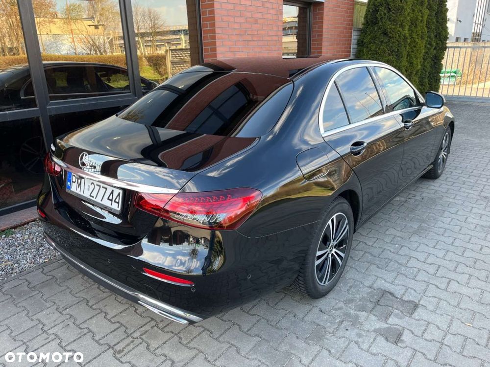 Mercedes-Benz Klasa E 200 9G-TRONIC Exclusive - 3