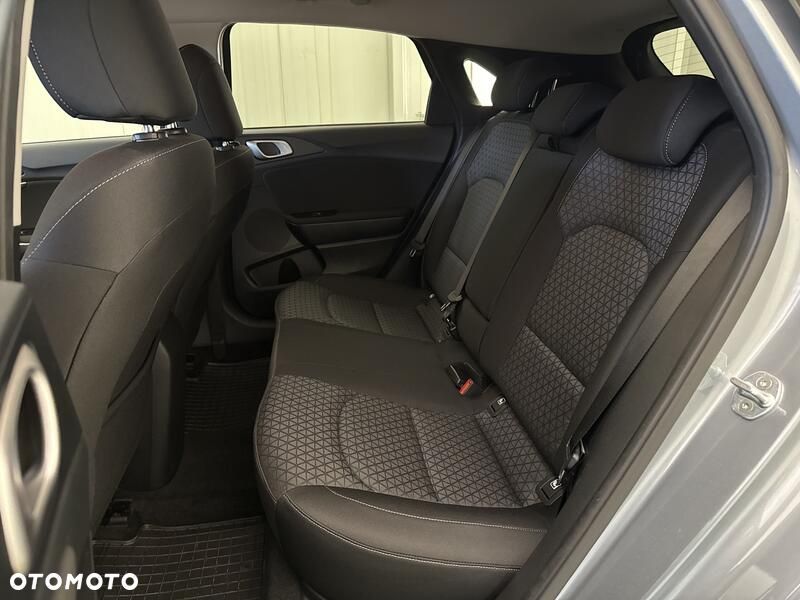 Kia Ceed 1.6 CRDi mHEV M - 19