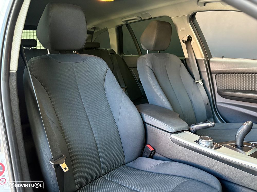 BMW 320 d Aut. Sport Line - 13