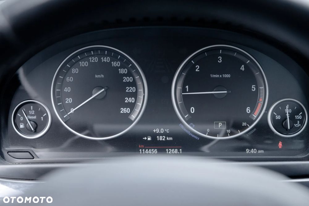 BMW Seria 5 518d - 12