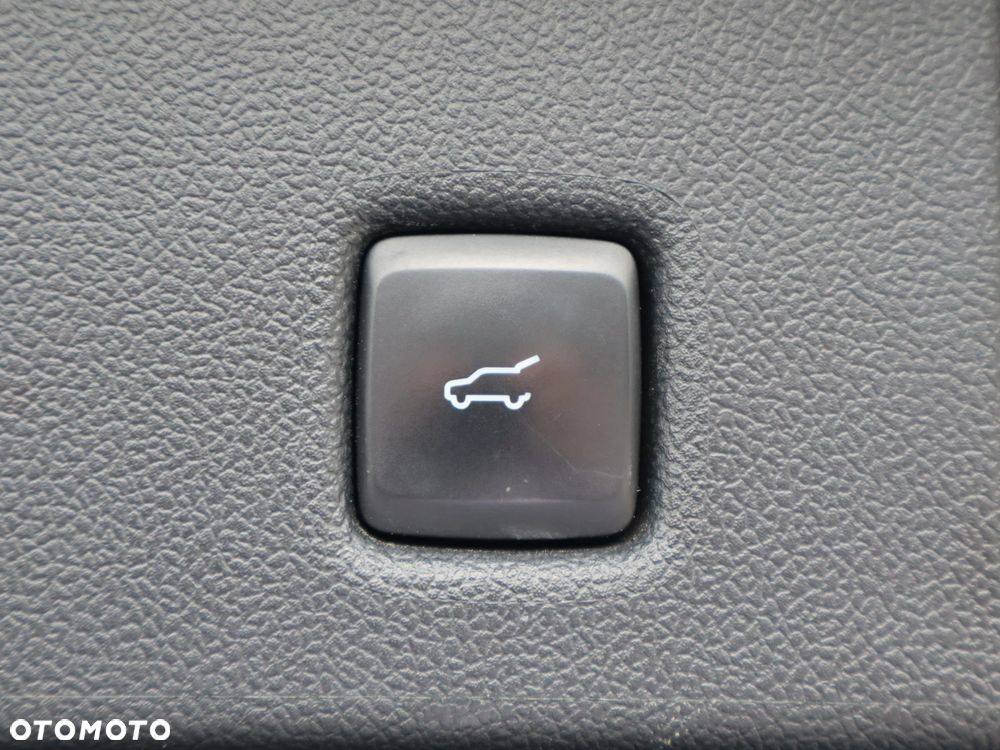 Ford Kuga 2.5 FHEV FWD ST-Line X - 18