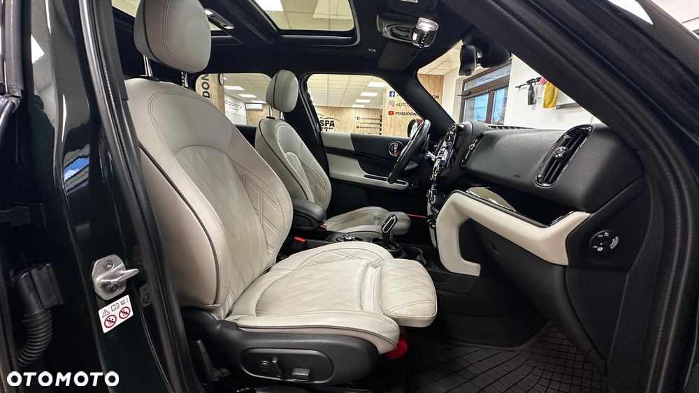 MINI John Cooper Works ALL4 sport - 3