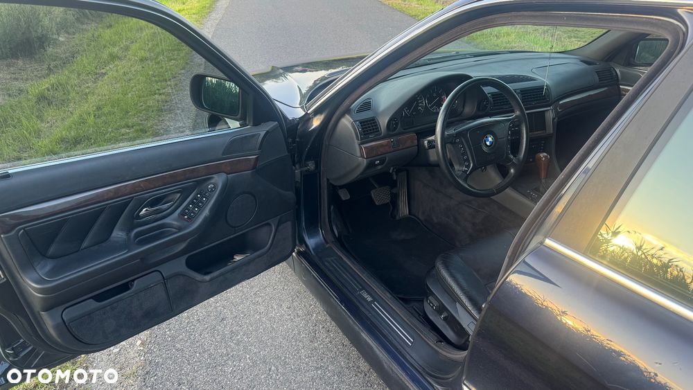 BMW Seria 7 740i - 10