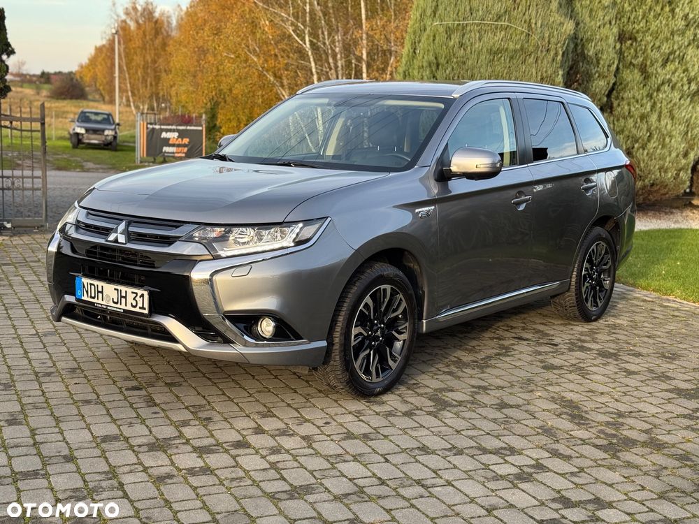 Mitsubishi Outlander 2.0 4WD Plug-In Hybrid Top - 5
