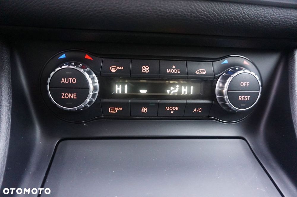 Mercedes-Benz GLA 200 7G-DCT AMG Line - 10